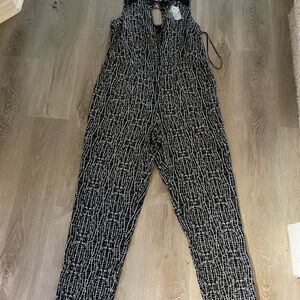 Forever 21 Black and White Patterned Garment